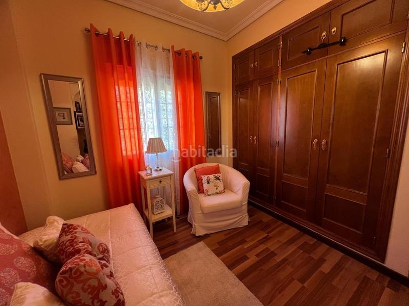 Foto cc5d7162-227b-4968-8990-b9cd362fab3e. Casa aparellada amb aparcament a El Arenal - La Pólvora Dos Hermanas