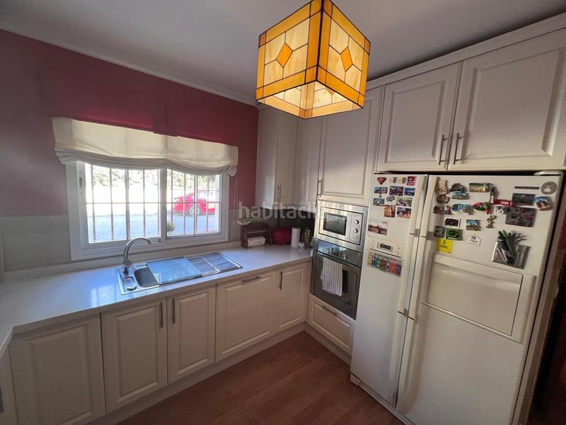 Foto b4f3b698-dff3-4f9e-b070-b52320c2e94a. Maison jumelée avec parking dans El Arenal - La Pólvora Dos Hermanas