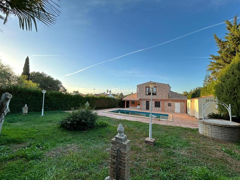 Foto de682fc3-893c-4591-894b-d4ad7c660f83. Chalet with parking pool in La Paz Alcalá de Guadaira