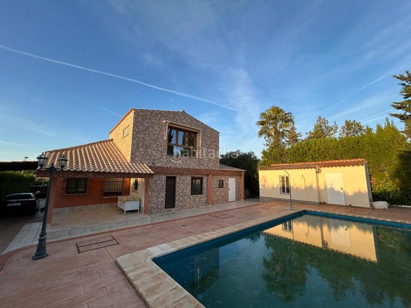 Foto f371d37e-a260-403a-b4df-1877ae0a439e. Chalet avec parking piscine dans La Paz Alcalá de Guadaira