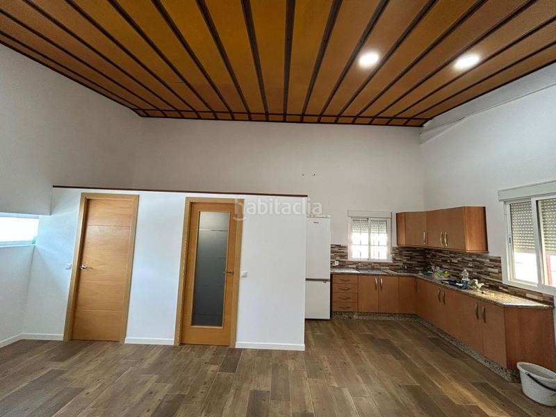 Foto 37b53fdf-c96e-4903-b325-07f7c3c3802f. Bâtiment à usage industriel dans Alcalá del Río