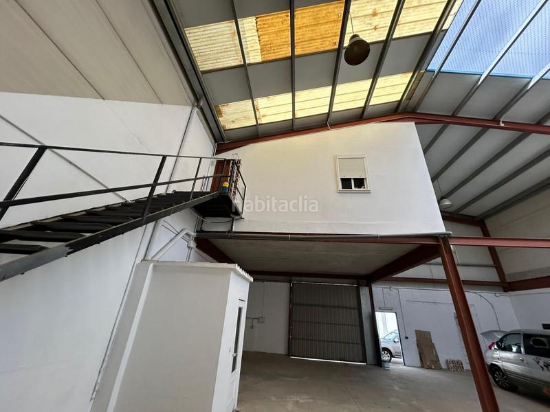 Foto ec3911fa-1a88-45de-941a-48a473119f62. Bâtiment à usage industriel dans Alcalá del Río