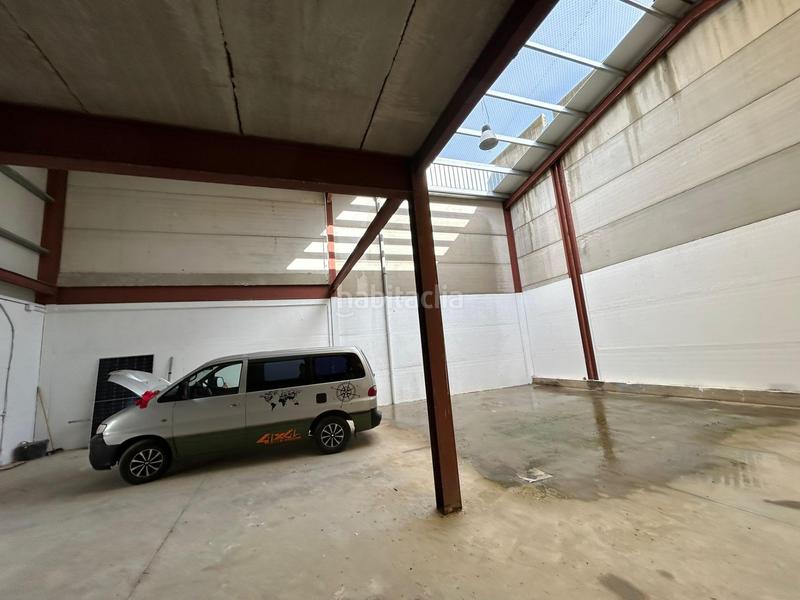 Foto 0db3424d-e3ae-4677-94bc-3e70882add4b. Nave industrial en Alcalá del Río