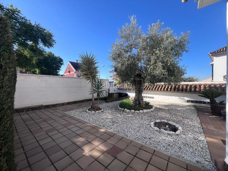 Foto 887cfb77-9399-468d-989f-33327b8854ba. Chalet mit parking pool in Olivar de Quintos Montequinto