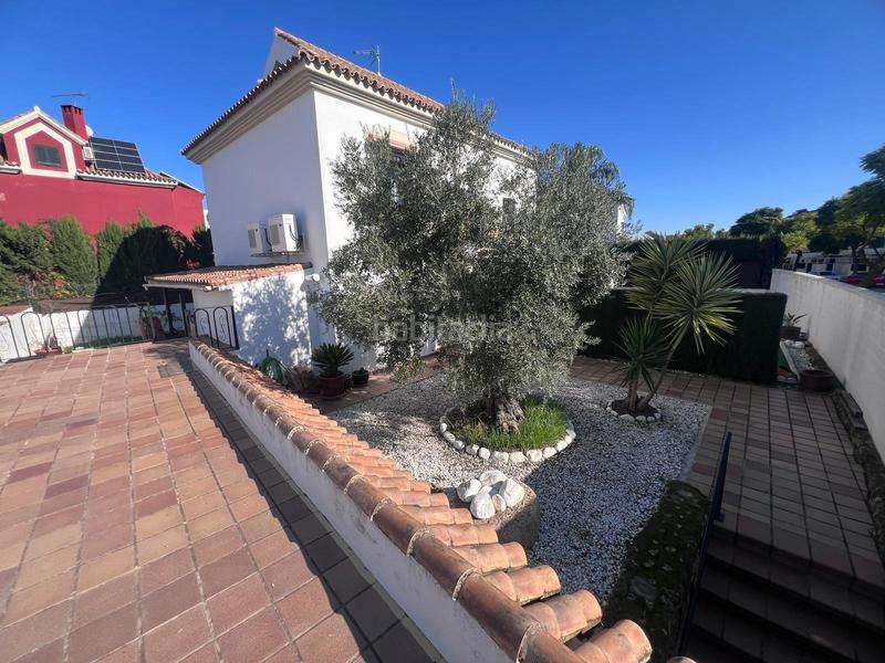 Foto 1138be33-4e55-4551-a431-9703707cf232. Chalet with parking pool in Olivar de Quintos Montequinto