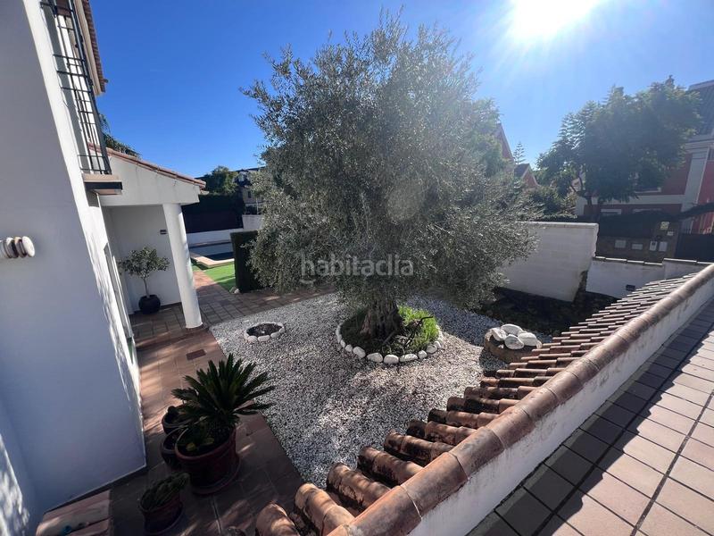 Foto b33d29b3-2035-4a12-bd57-c0b1b1188ea7. Chalet avec parking piscine dans Olivar de Quintos Montequinto