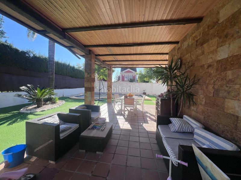 Foto 2aa101ef-e847-40a9-a7b1-0070417946fa. Chalet con parcheggio piscina in Olivar de Quintos Montequinto