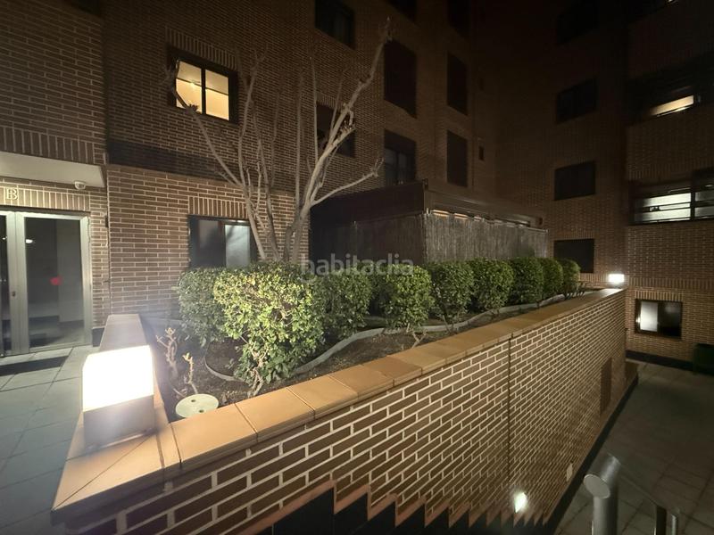 Foto fac64974-33fc-4c4b-9ef0-c44e0b937ab0. Pis amb aparcament piscina a Sanchinarro Madrid