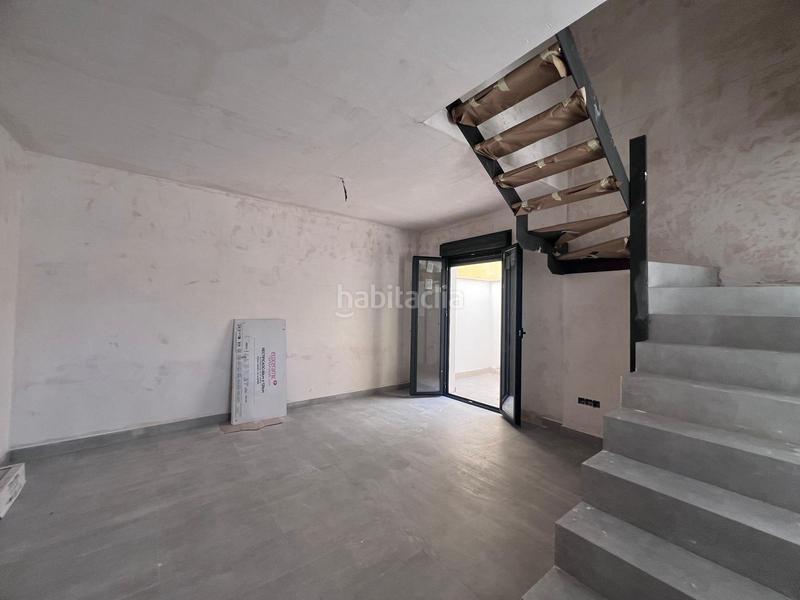 Foto 9c18f9d7-be3f-42f0-a27f-3f038b2e783c. Casa adosada en Viso del Alcor (El)