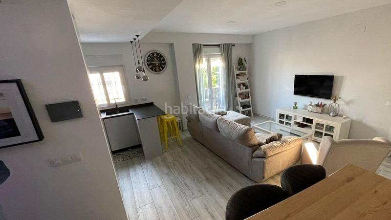 Foto 185b4443-a0e4-48e1-a617-566db6698bfd. Zweistöckige wohnung in El Cerro Sevilla