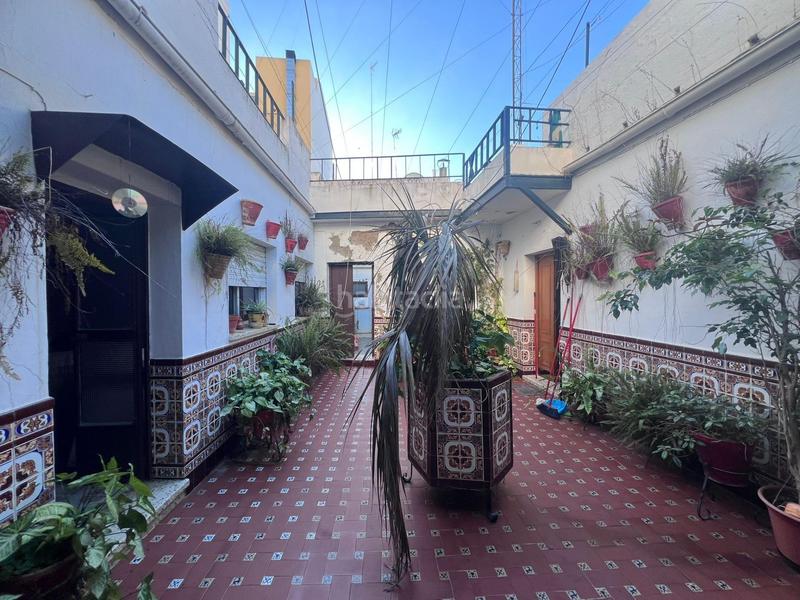 Foto b82b3716-8b56-4460-9d72-a4b152cee71e. Casa bifamiliare in Centro Alcalá de Guadaira