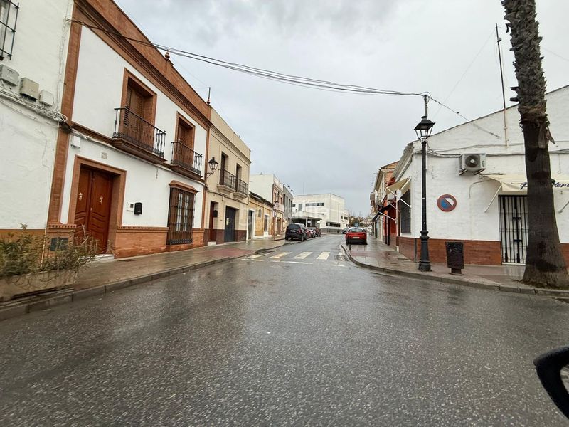 Foto 2c908dc8-1a9a-481f-a603-6e85da1b46f2. Casa adossada a Pilas