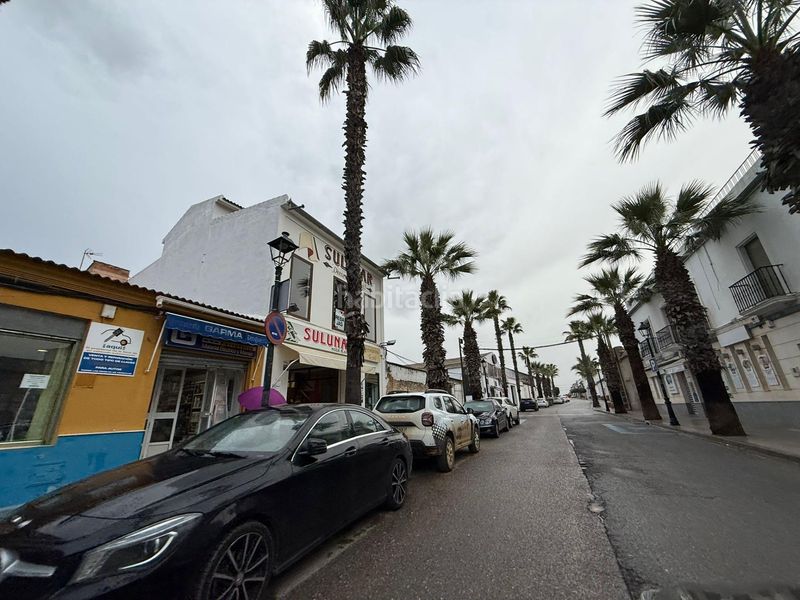 Foto 6c43b616-1851-4627-87ec-22b1312ea68c. Casa adossada a Pilas