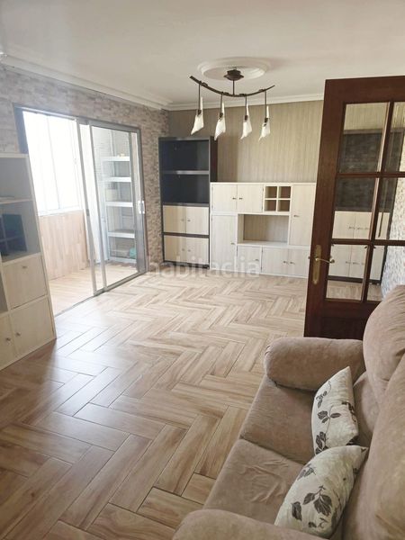 Foto 5da41d20-75b1-4eeb-95de-15b6df97e51e. Piso en Parque Alcosa Sevilla