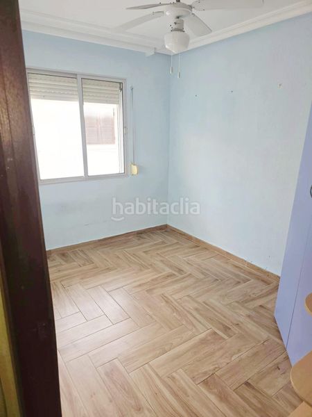 Foto d5e0fa53-c4b8-47fa-853e-9cdf3b849d9f. Piso en Parque Alcosa Sevilla