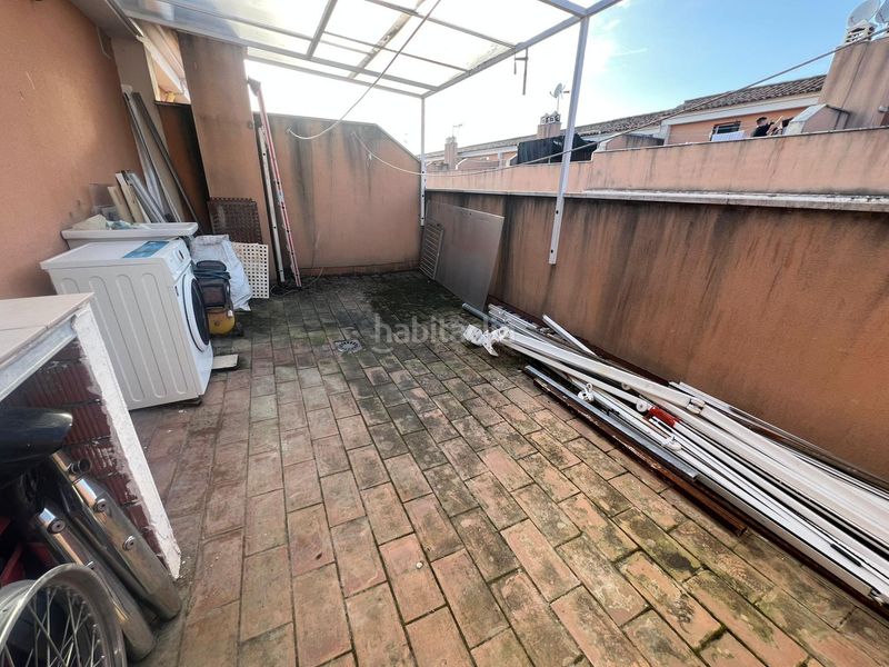 Foto c10ca8ef-0c20-451d-800d-1d57b283e5fd. Casa adossada amb aparcament a Olivar de Quintos Montequinto