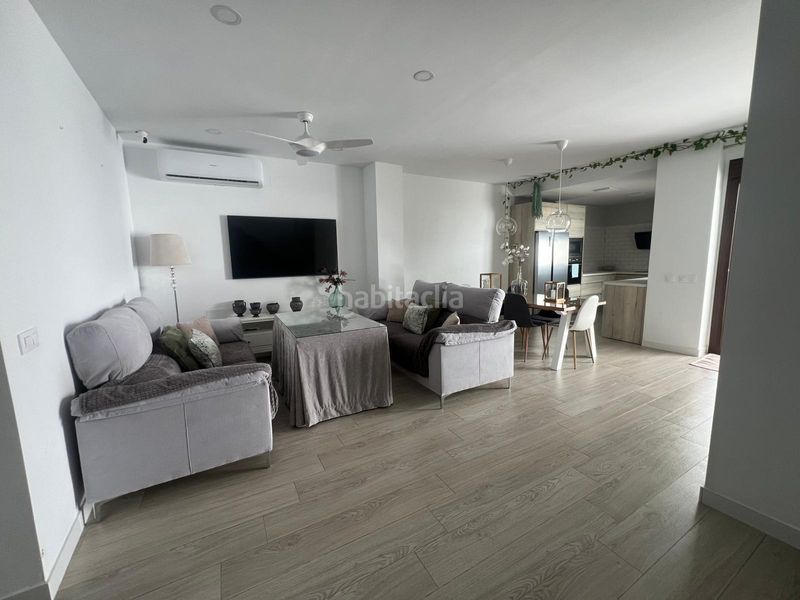 Foto 69e421f0-7843-40f1-b78c-e2b175b6070b. Casa adossada a Centro - Doña Mercedes Dos Hermanas