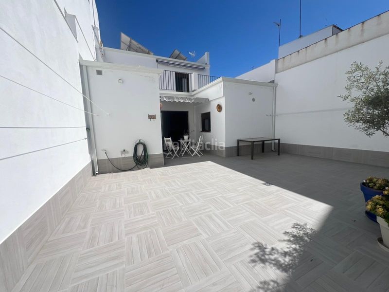 Foto f1a9dc8b-8ff8-49a2-947a-5e4be7422e39. Casa adossada a Centro - Doña Mercedes Dos Hermanas