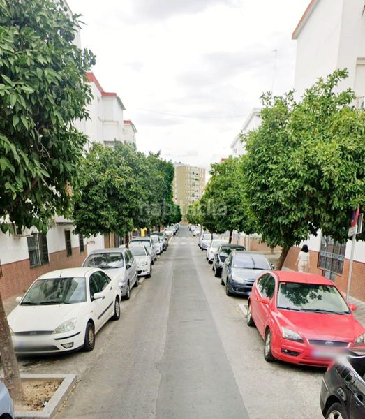 Foto e0f91e89-27be-4aeb-ba75-72e87d3bab17. Piso en Cruz Roja Sevilla