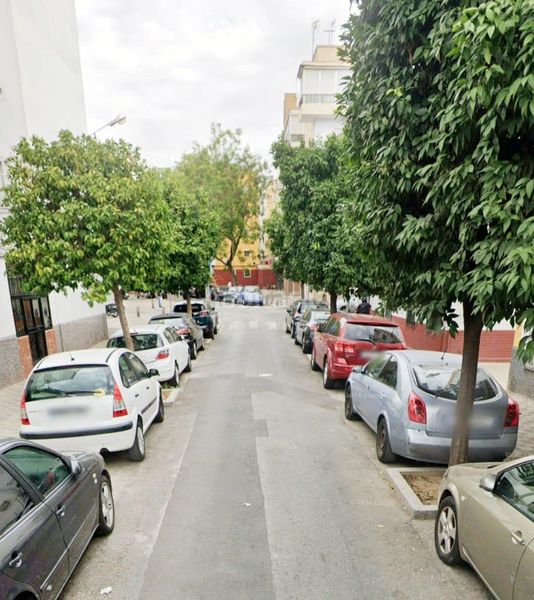 Foto f7141893-e7a8-4cb6-b85b-187250cf764e. Piso en Cruz Roja Sevilla