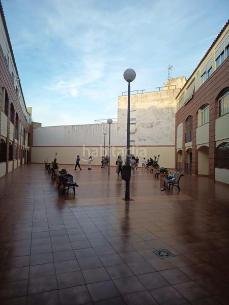 Foto ca1dfebb-5673-470a-b3ec-00998f387191. Flat with parking in Algaba (La)
