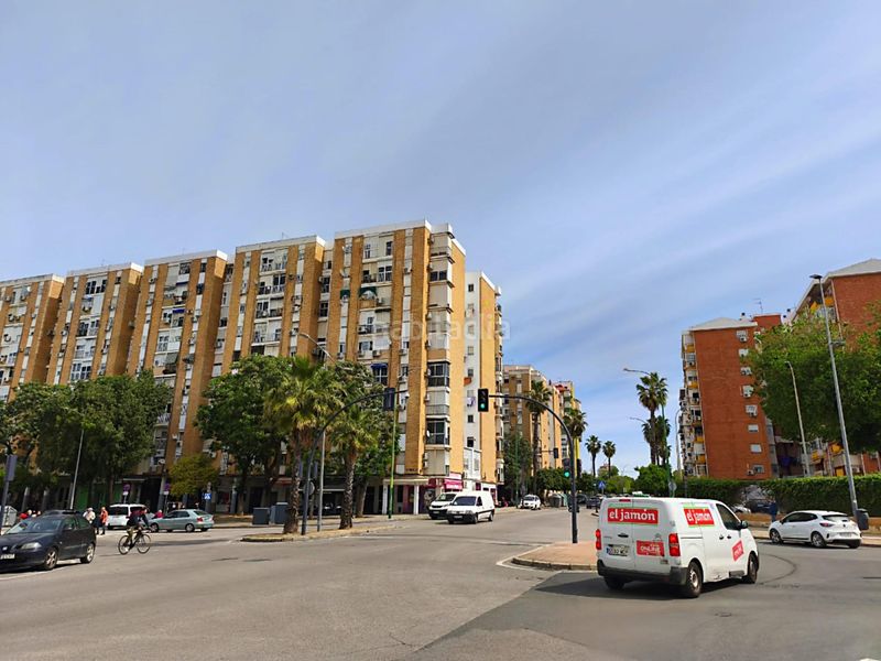 Foto 352466df-8371-4ff6-9add-8af8e38b9725. Casa adossada a La Plata Sevilla
