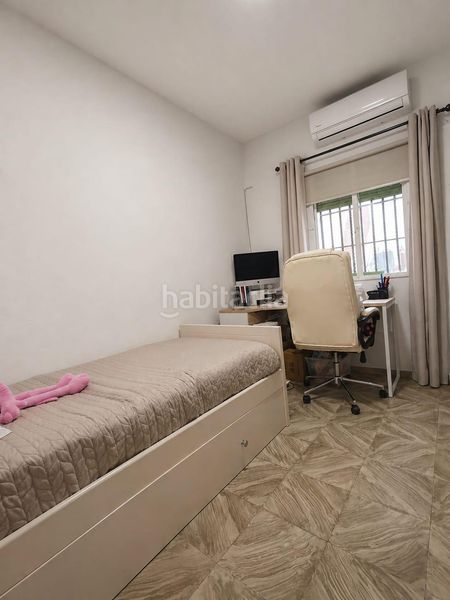 Foto 96136f8d-f5e3-4170-bdb0-8e0f35f171c5. Casa adossada a Torreblanca Sevilla