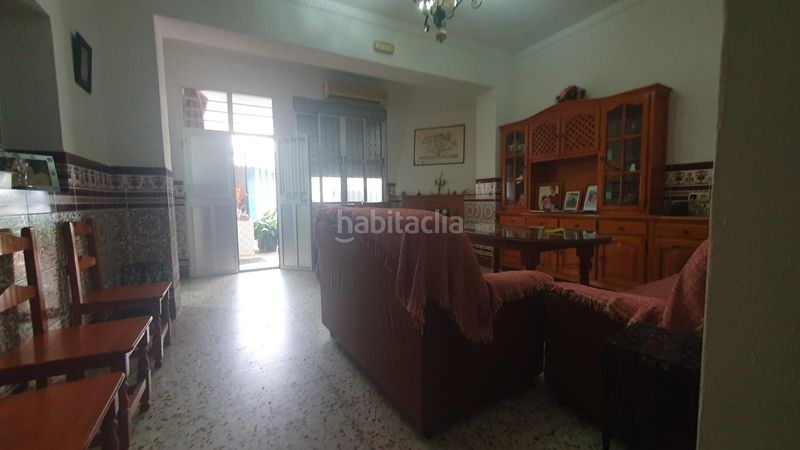 Foto 3f1d73d4-9552-40bd-aded-f32363a77580. Casa adossada a Pilas