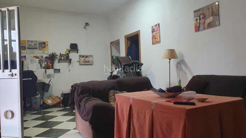 Foto db0a1ea8-3897-47d1-8b63-b16f2f132fc2. Casa adossada a Pilas