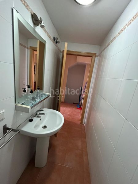 Foto 15556fda-1ce5-4c49-aef0-895cfd0c63e2. Casa adossada amb aparcament a Algaba (La)