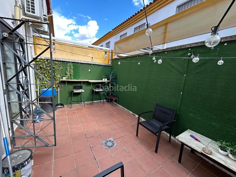 Foto af49e162-0b64-4d70-a0e8-2c62b2def38a. Casa adossada amb aparcament a Algaba (La)