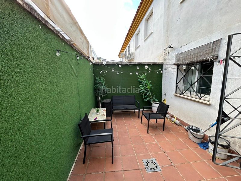 Foto bcbfdfe8-4b0c-40f6-97e2-c85869a89a0c. Casa adossada amb aparcament a Algaba (La)