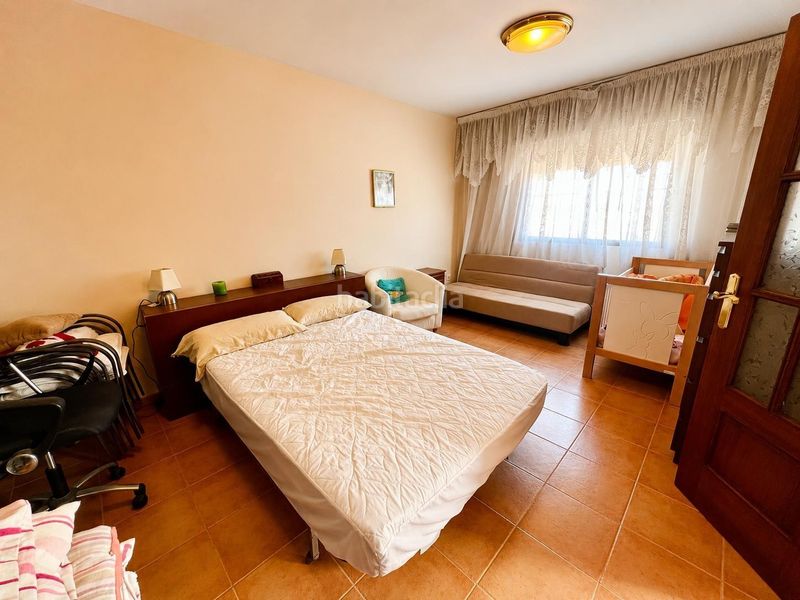 Foto 0db57da9-c0af-4d18-bee7-0172569d2dd7. Casa adossada a Salesianos Utrera
