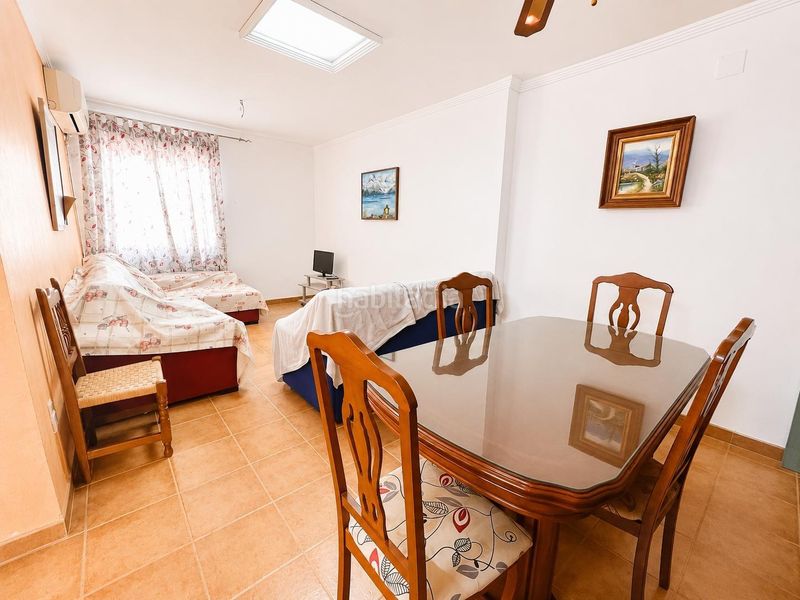 Foto 1e8d8443-404c-44e9-bfab-2b39beb4a9d3. Casa adossada a Salesianos Utrera