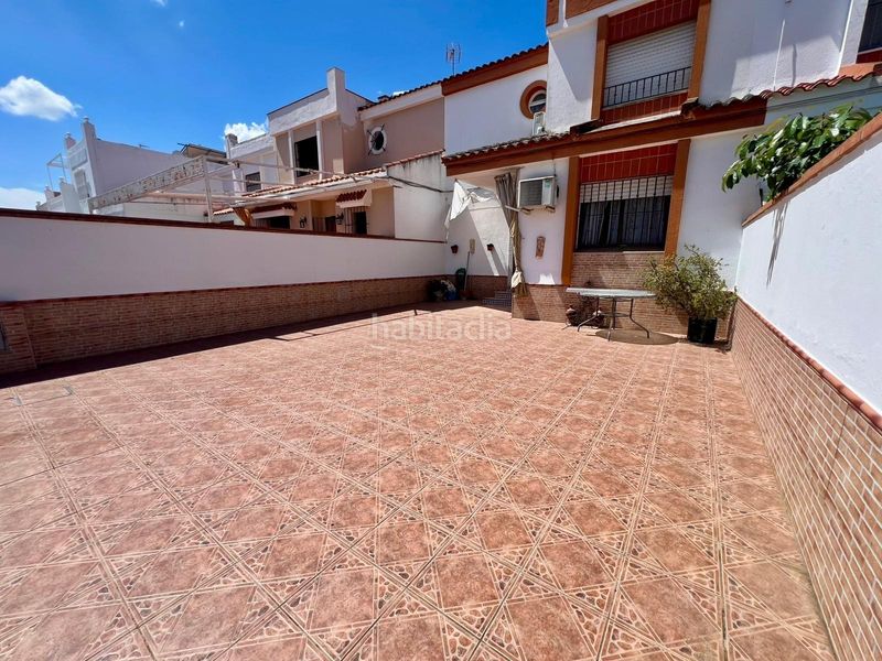 Foto 8d2e238d-48a7-41a1-8eaa-1c9a0261fdd1. Casa adossada a Salesianos Utrera
