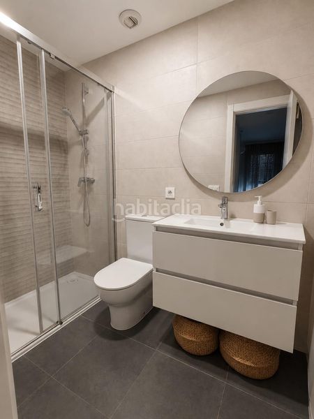 Foto a56e9e3f-2655-41a7-92a6-899285611280. Pis amb aparcament piscina a colores - entreparques Sevilla