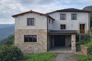 House in Lugar loredo 5. Se vende casa con capilla y terrenos en villayon asturias