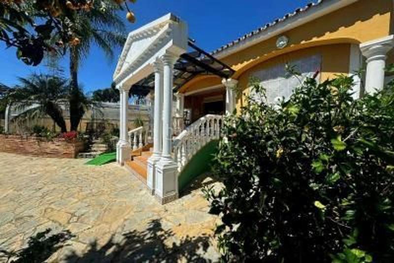 Foto c697c3ab-9166-4727-b15e-9410d0edd27f. Casa con riscaldamento parcheggio piscina in El Rosario - Ricmar Marbella
