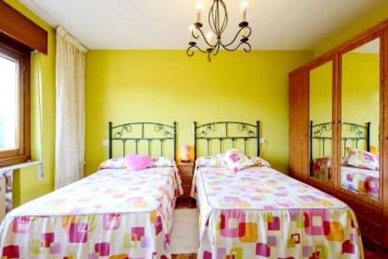 Foto 7aa10b26-4b33-4521-97f6-cf8a9c80a0b9. Casa amb aparcament a Bimenes