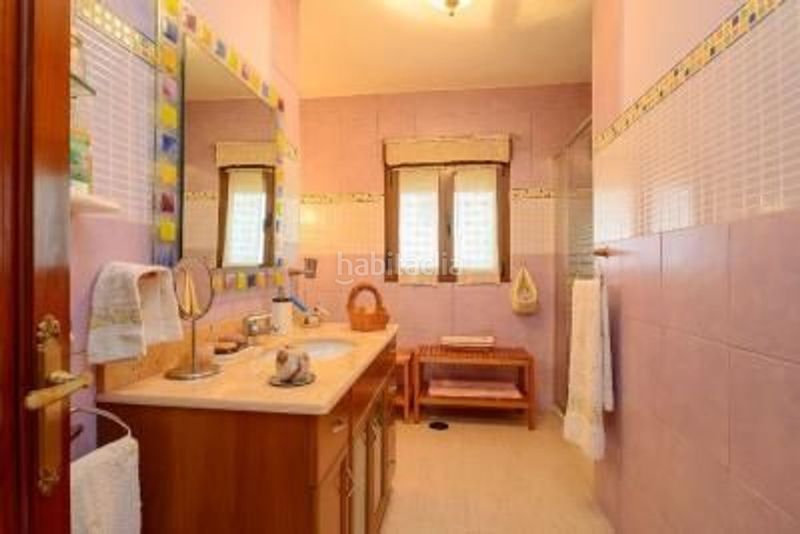 Foto 87f5d0cd-034e-4849-b1aa-6e74536c2c4d. Casa amb aparcament a Bimenes