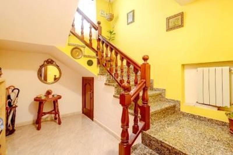 Foto bf3fd36a-4e2a-4a7c-9a7d-cb8e14910982. Casa amb aparcament a Bimenes