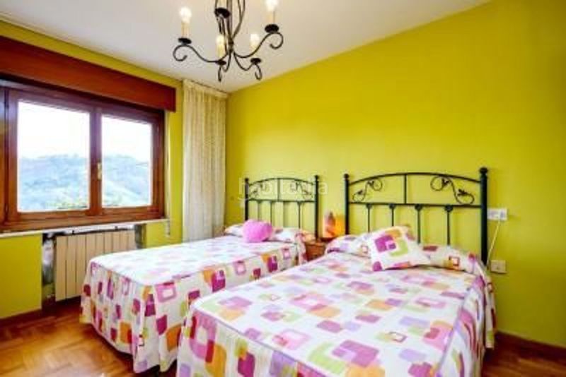 Foto cc826e11-a9bd-4231-bf01-adacf1f55cd9. Casa amb aparcament a Bimenes