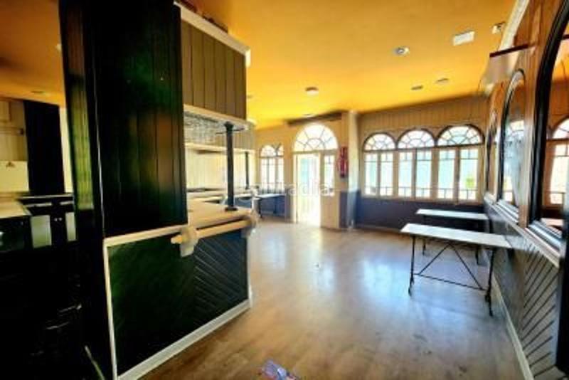 Foto f27cff09-e930-4f2f-83d2-00a06d29e64c. Local comercial  en venta en Navia
