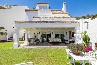 Maison à Nueva Andalucía centro. Casa en venta en puerto banús
