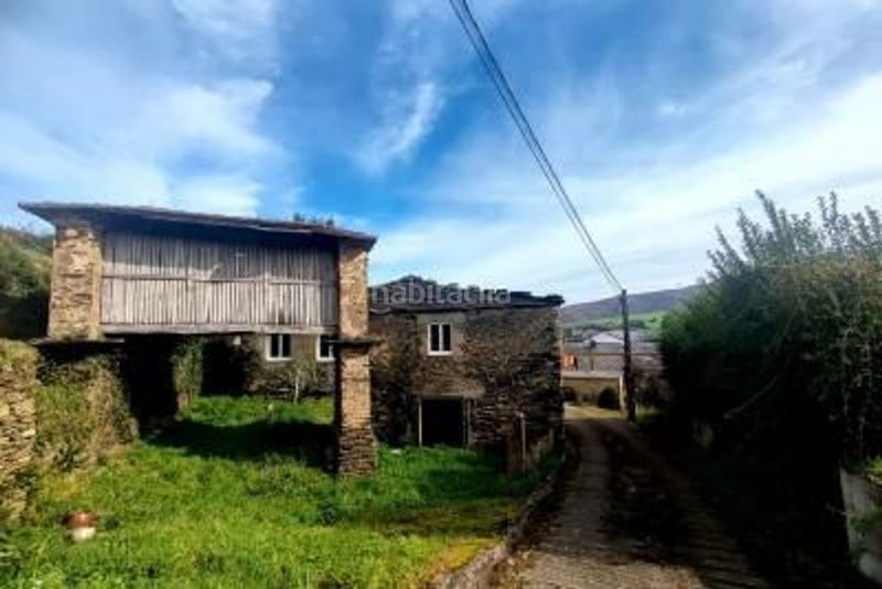 Foto 5a708c89-694d-44d8-acc7-c890e9db27d7. Casa amb aparcament a Vegadeo