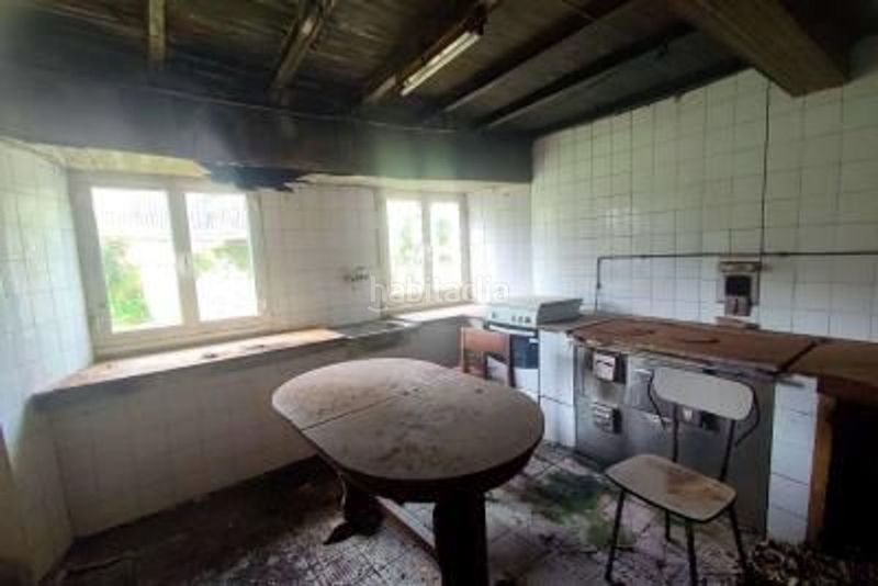 Foto e82caef4-1043-42d7-816f-c40cc2276029. Casa amb aparcament a Vegadeo