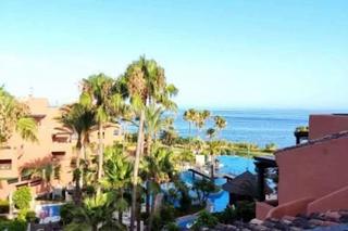 Dúplex a Centro. Ático dúplex 1 línea de playa en estepona