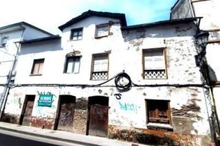 Casa  Calle calle san francisco. Dos casas en venta en pleno centro de navia, asturias