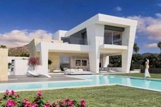 Xalet a Casco Antiguo. Moderna villa en nagueles