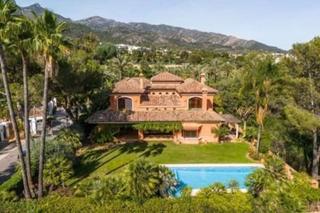 Xalet a Casco Antiguo. Encantadora villa de estilo andaluz en la milla de oro de marbel
